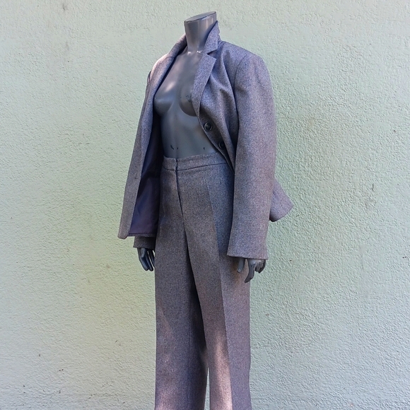 LE SUIT (VIETNAM) LADIES GREY (3) BUTTON (2) PC LUX PANTSUIT